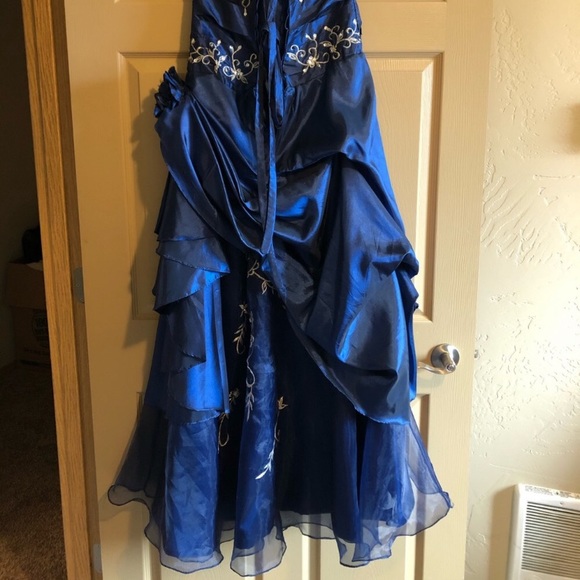 Gorgeous Prom Dress - Picture 2 of 2
